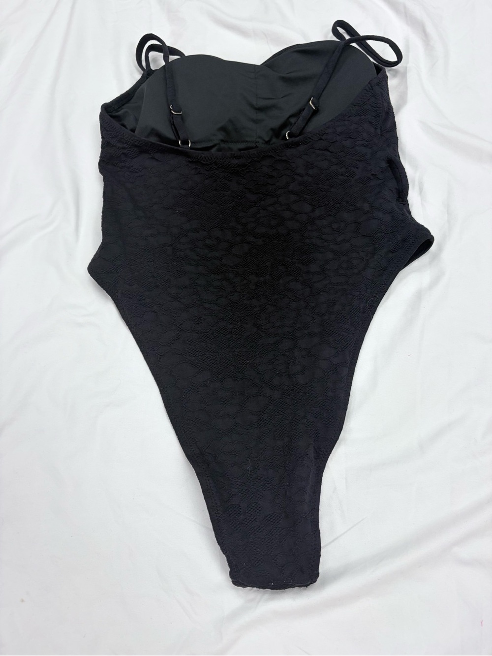 Cupshe Black and White Swimwear Tag Detail